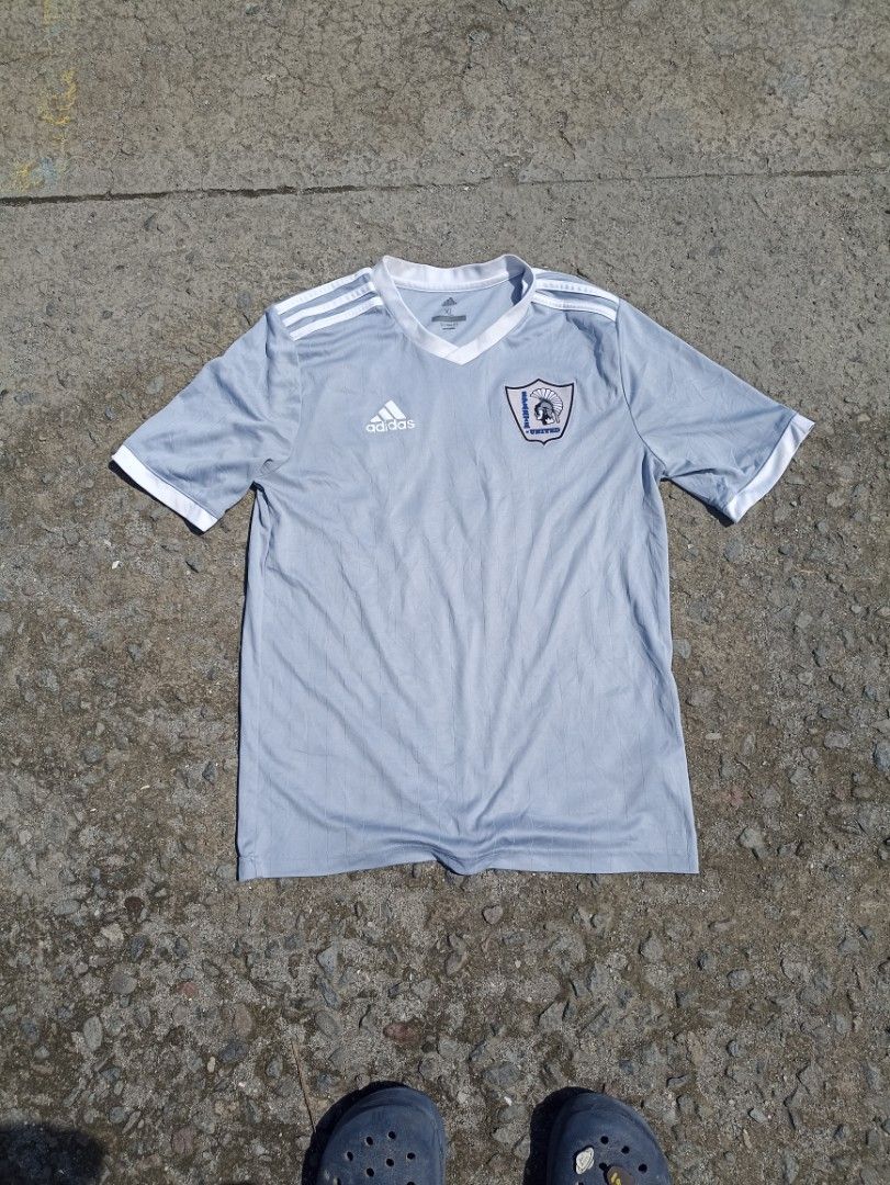 Adidas football jersey (Category: Tshirts & Polo Shirts ) located in Cabuyao City. Submitted by grand_vault (Listing ID 1352558673, Image 1). Description: 20x26.
