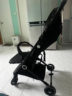 （分類：）位於 。 由 kiinzaaa 提交（商品編號 1352561478，圖片 1）。簡介： 。