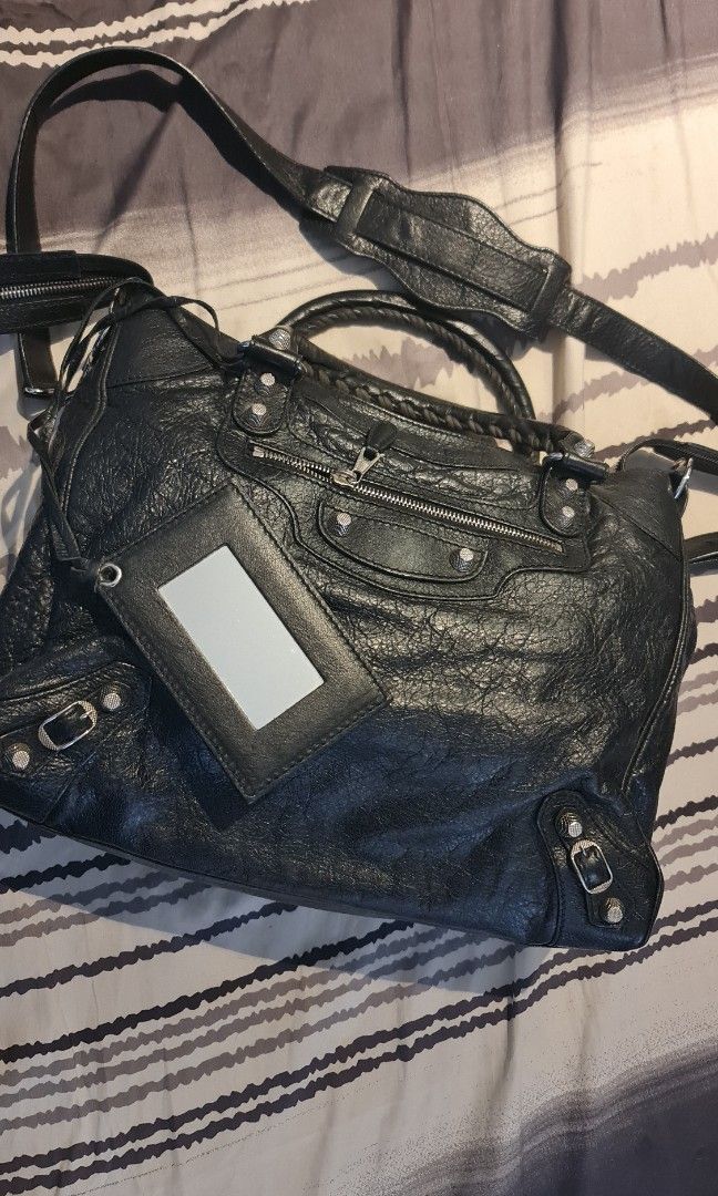 Balenciaga City Velo bag (Category: Luxury Bags & Wallets) located in Quezon City. Submitted by jek017 (Listing ID 1352532903, Image 3). Description: Authentic see details.