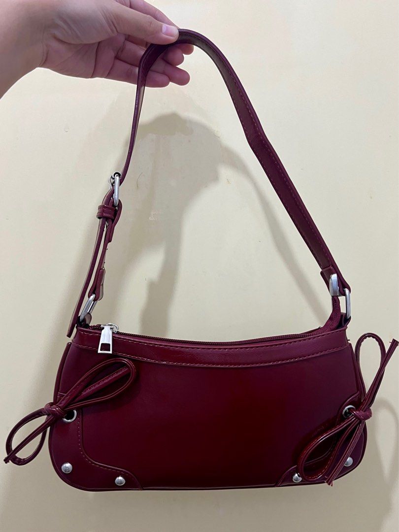 Burgundy shoulder bag (Category: Purses & Pouches) located in Manila. Submitted by andy.collection (Listing ID 1352671792, Image 2). Description: - from Shein - MOP: Gcash (₱350 payo) - MOD: SDD - Loc: Manila RFS: too small, can’t fit my things.