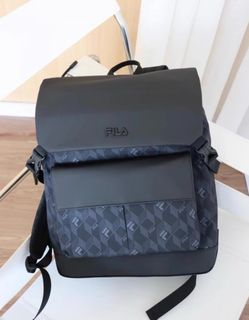 (Category: ) located in . Submitted by fashion.luxe (Listing ID 1352572943, Image 1). Description: .