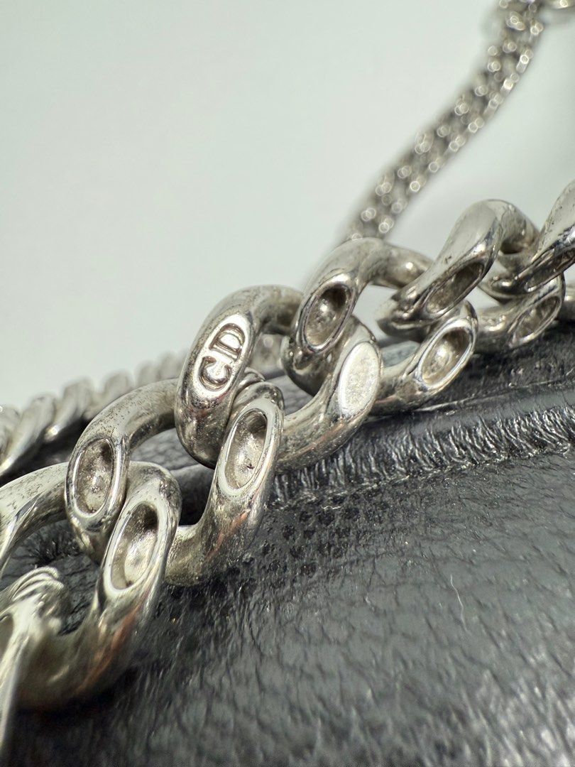 Christian dior diorama flap (Category: Luxury Bags & Wallets) located in Binalonan. Submitted by sheenaluxarchive (Listing ID 1352666309, Image 2). Description: Rank Ab Signs of wear Christian dior underzip.