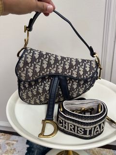 (Category: ) located in . Submitted by Luxurious_Preloved (Listing ID 1352680994, Image 1). Description: .