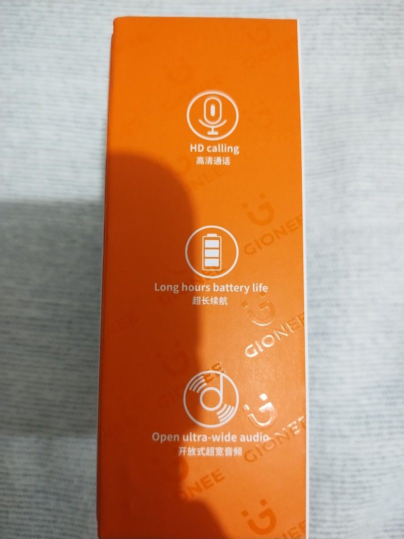 Earbuds clip (Category: Earphones) located in Makati City. Submitted by chamarket.2022 (Listing ID 1352617936, Image 3). Description: gionee true wireless earbuds clip design. Bought a wrong model thus selling the item.