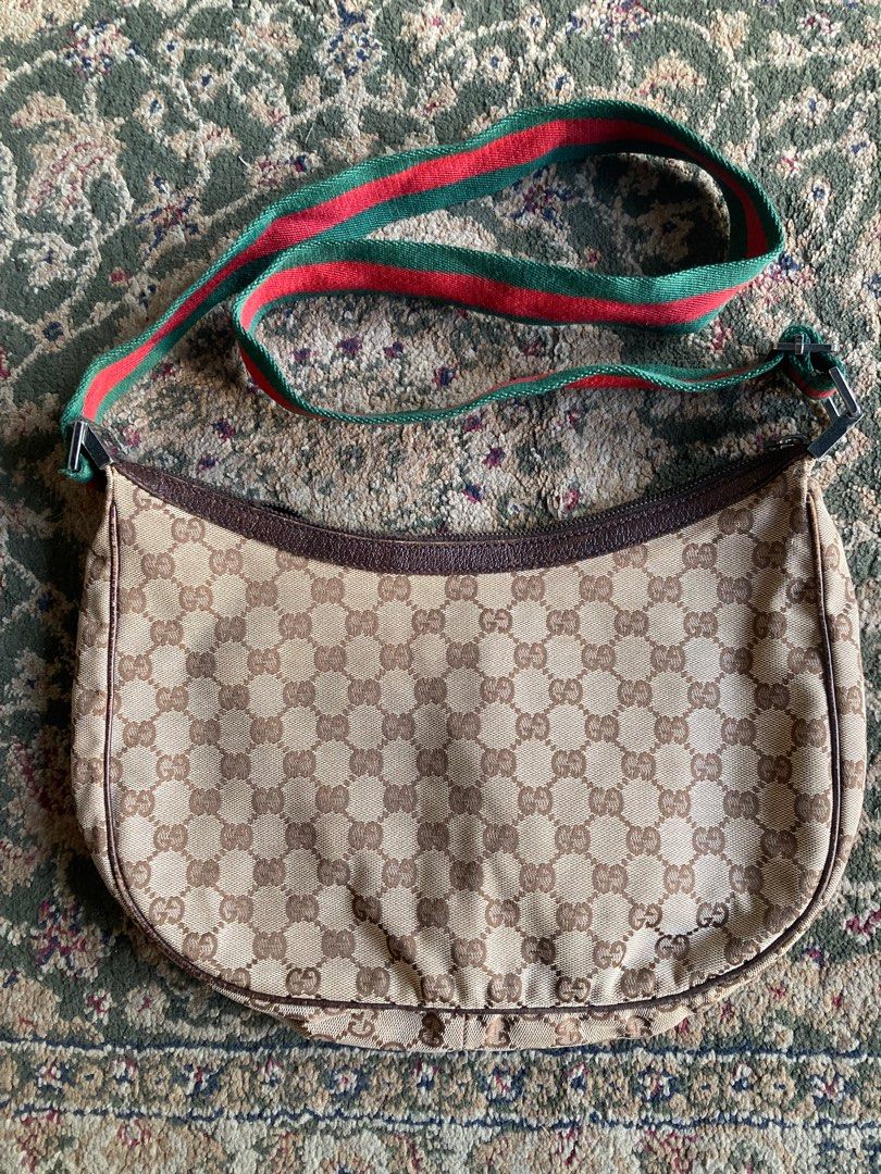 Gucci Sherryline Monogram Sling (Category: Luxury Bags & Wallets) located in Quezon City. Submitted by janisu0303 (Listing ID 1352609045, Image 2). Description: Authentic Gucci Sherrline Sling Monogram 6500 Php Issue sa zipper 09151957363 Fairview nova area meetups Or shipping Chanel Gucci Prada Fendi Hermes.