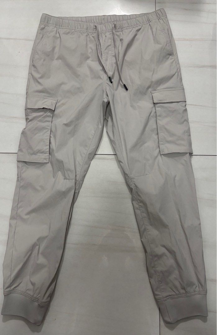 H &M Nylon Jogger pants OFF WHITE LARGE (Category: Joggers) located in Quezon City. Submitted by edether (Listing ID 1352535166, Image 1). Description: Like new condition Waist - 36-37in Length- 40in If you see it posted, it’s available. Last price and details are posted. No reply means not interested. We are limited by the app on the number of replies we can make. Thank you for understanding. Location is Cubao, QC. Add for shipping..