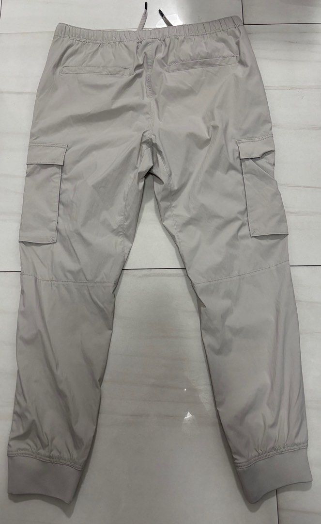 H &M Nylon Jogger pants OFF WHITE LARGE (Category: Joggers) located in Quezon City. Submitted by edether (Listing ID 1352535166, Image 2). Description: Like new condition Waist - 36-37in Length- 40in If you see it posted, it’s available. Last price and details are posted. No reply means not interested. We are limited by the app on the number of replies we can make. Thank you for understanding. Location is Cubao, QC. Add for shipping..