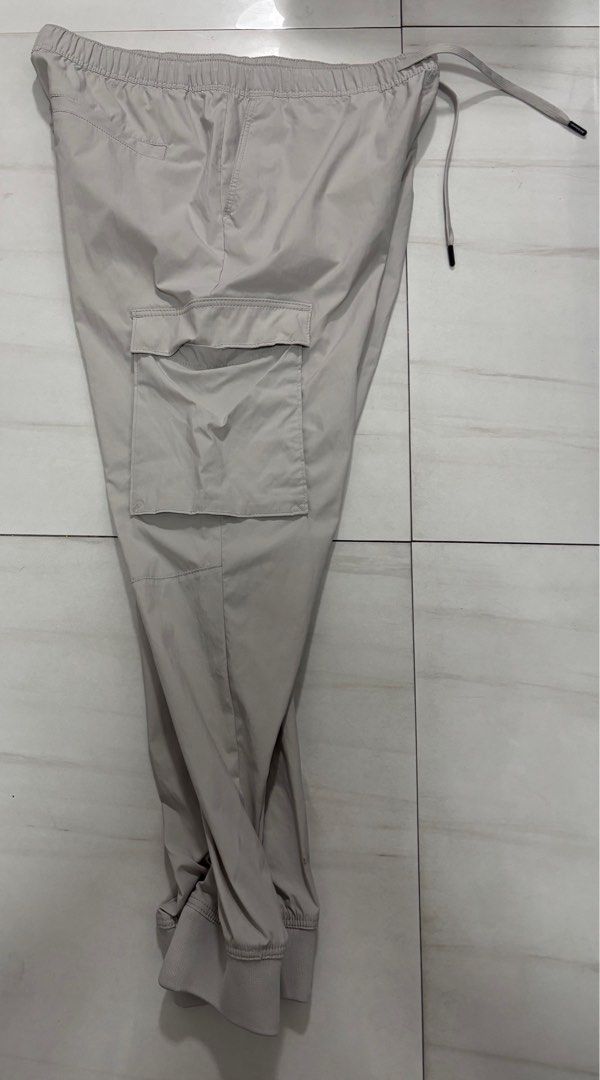 H &M Nylon Jogger pants OFF WHITE LARGE (Category: Joggers) located in Quezon City. Submitted by edether (Listing ID 1352535166, Image 3). Description: Like new condition Waist - 36-37in Length- 40in If you see it posted, it’s available. Last price and details are posted. No reply means not interested. We are limited by the app on the number of replies we can make. Thank you for understanding. Location is Cubao, QC. Add for shipping..