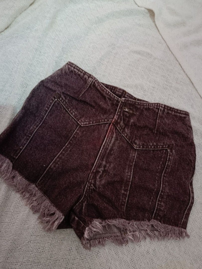 Highwaist Short Ganda Neto‼️ (Category: Shorts) located in Guagua. Submitted by mxrll (Listing ID 1352639537, Image 1). Description: HIGHWAIST SHORT‼️ Size 27 NEED LANG WASH ‼️ JNT COURIER GCASH PAYMENT.