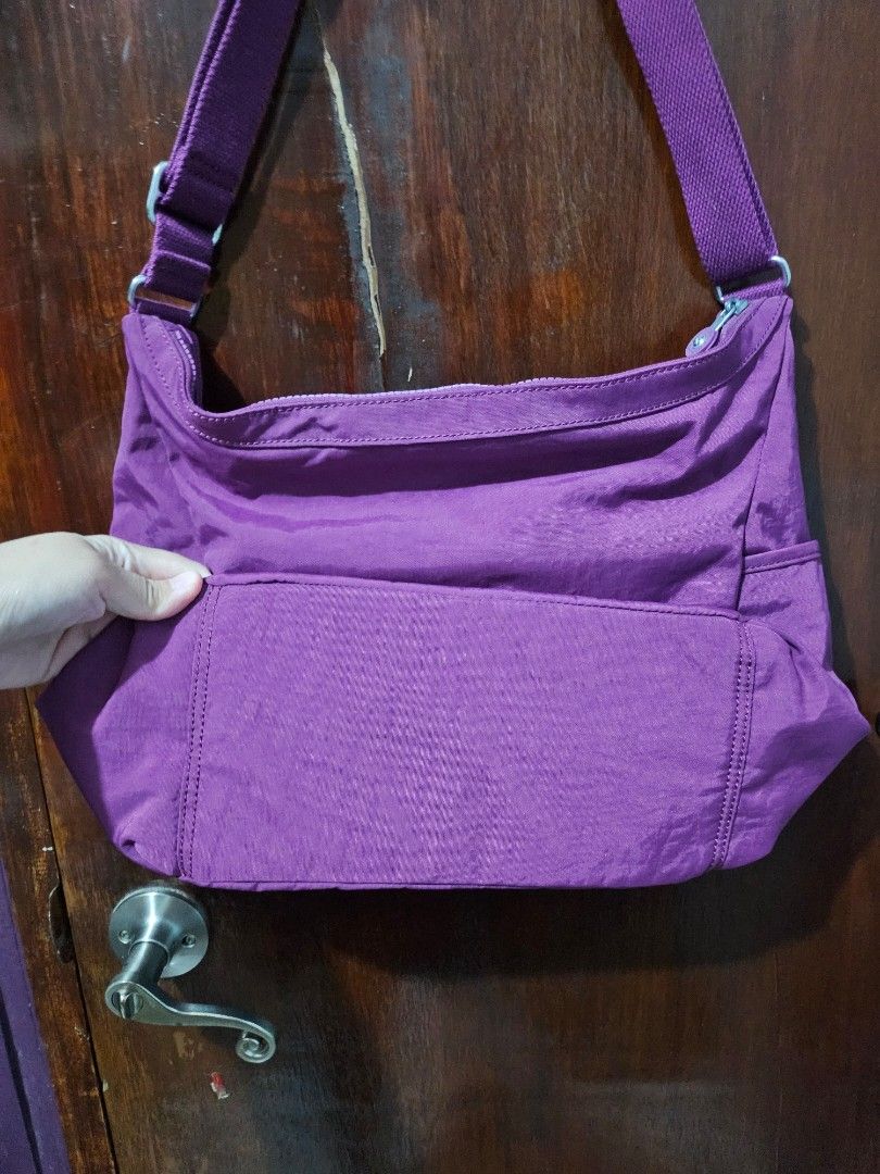 Kipling large crossbody/shoulder bag - Purple (Category: Cross-body Bags) located in San Pedro. Submitted by allenaaa (Listing ID 1352675759, Image 3). Description: Kipling large crossbody/shoulder bag - Purple Never used Guaranteed authentic.