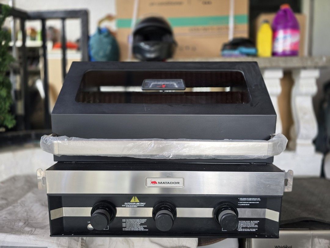 Matador 3 Burner Gas BBQ (Category: BBQ, Grills & Hotpots) located in Rizal. Submitted by potato_corner (Listing ID 1352596215, Image 1). Description: Matador 3 Burner BBQ Issue incomplete Wala yun trolley Good working condition.