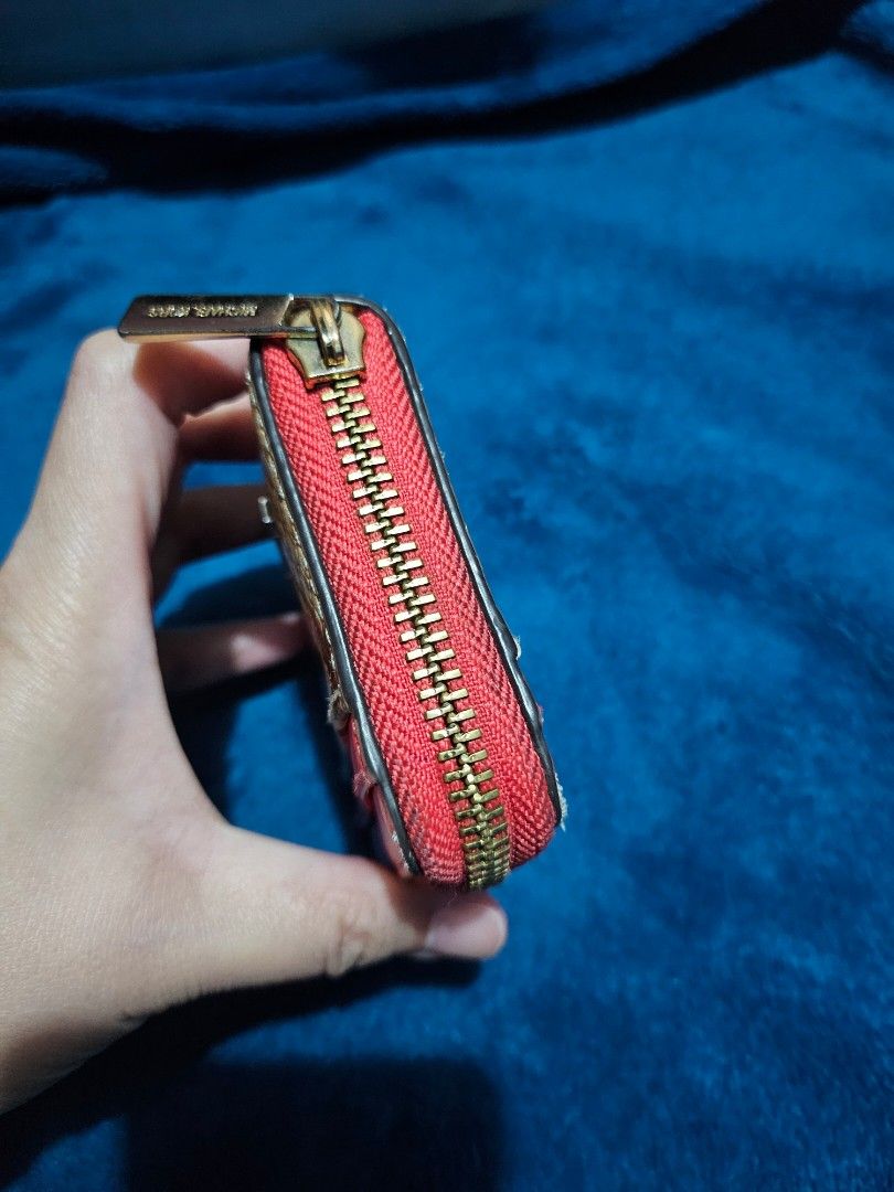 Michael Kors zipped red phyton wallet (Category: Wallets & Card holders) located in San Pedro. Submitted by allenaaa (Listing ID 1352675463, Image 3). Description: Mk zipped wallet Guaranteed authentic.