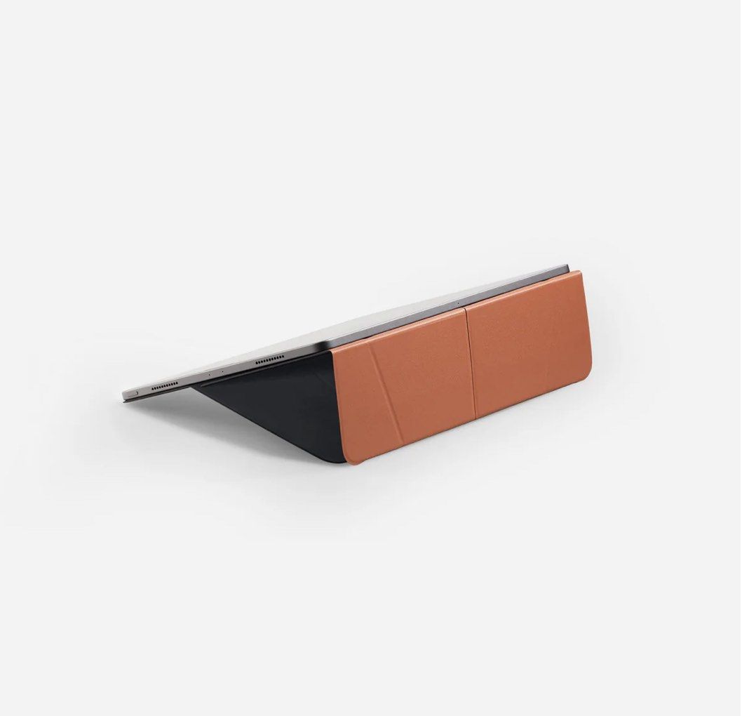 MOFT SNAP FLOAT CASE (Category: Other Mobile & Gadget Accessories) located in Singapore. Submitted by notjasonabe (Listing ID 1352535596, Image 3). Description: bought this accidentally wrong size for my ipad. usually selling for 80 online selling for 75, can nego until 70.