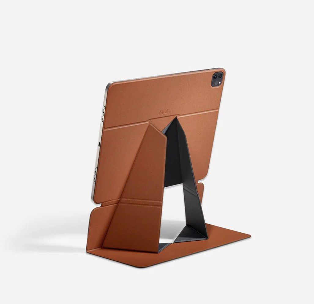 MOFT SNAP FLOAT CASE (Category: Other Mobile & Gadget Accessories) located in Singapore. Submitted by notjasonabe (Listing ID 1352535596, Image 1). Description: bought this accidentally wrong size for my ipad. usually selling for 80 online selling for 75, can nego until 70.