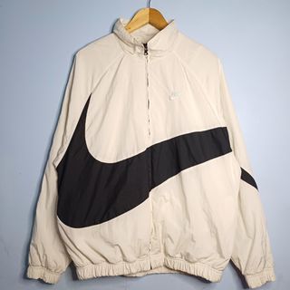 (Category: ) located in . Submitted by present.thrift (Listing ID 1352672170, Image 1). Description: .