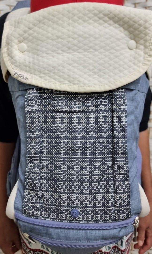 Picolo Carrier Hip Seat (Category: Carriers & Slings) located in Paranaque City. Submitted by iraptrsha (Listing ID 1352648323, Image 2). Description: Can be as hip seat only or as carrier only (as seen in pictures) 5 in 1 piece (including 3 bibs) Condition 9.5/10 Used twice only Up to XL adult (model is size L) RFS Decluttering.