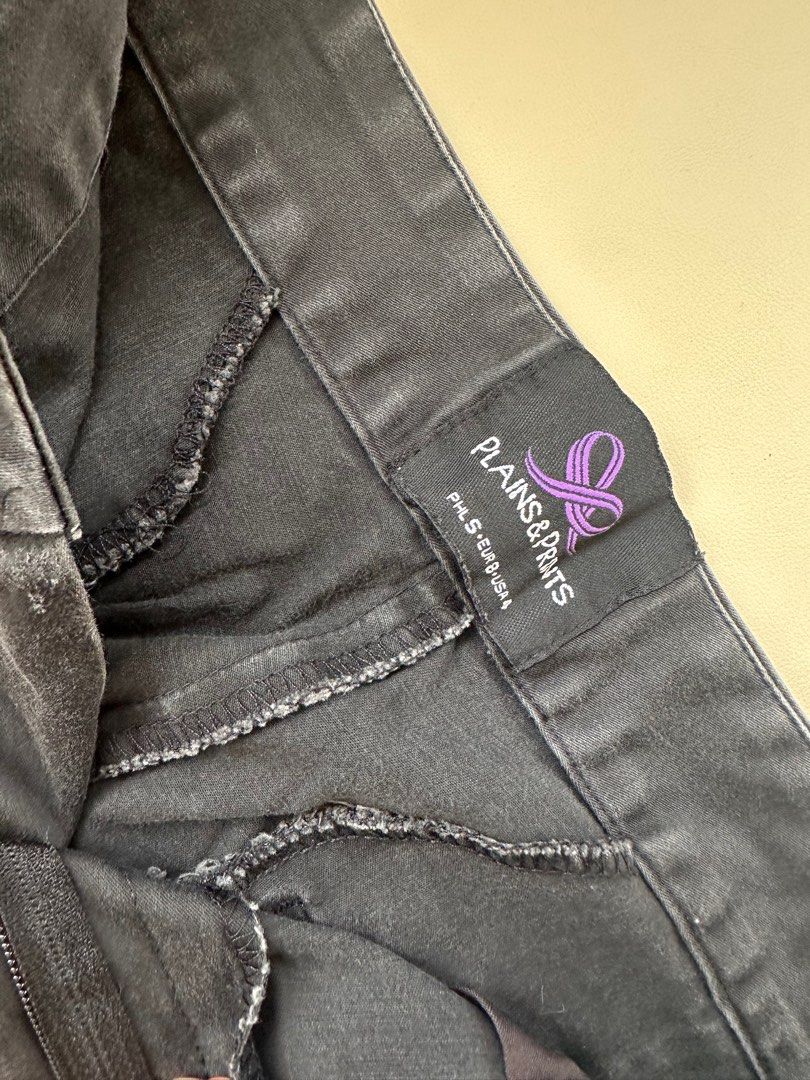 Plains & Prints Black Zip Up Slacks Pants (Category: Jeans) located in Legazpi City. Submitted by lezarellesque (Listing ID 1352631000, Image 2). Description: Selling low for decluttering purposes! Both zippers at the bottom of the pants are functioning! No flaws but with signs of usage thus the price :)).