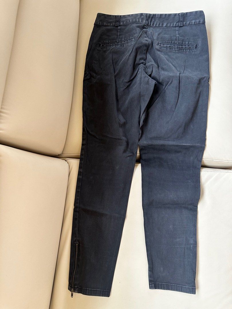 Plains & Prints Black Zip Up Slacks Pants (Category: Jeans) located in Legazpi City. Submitted by lezarellesque (Listing ID 1352631000, Image 3). Description: Selling low for decluttering purposes! Both zippers at the bottom of the pants are functioning! No flaws but with signs of usage thus the price :)).