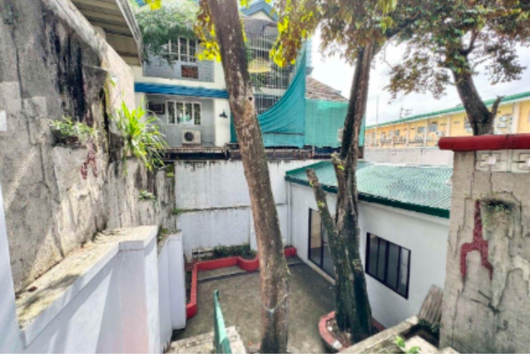 Residential and Commercial 2 storey House & Lot in New Manila Quezon ...