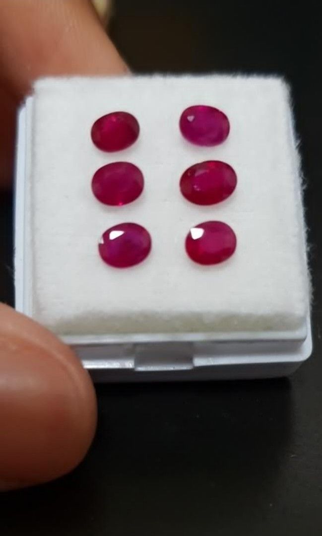 Ruby Gemstones (Category: Precious Stones) located in Singapore. Submitted by sabbie_a (Listing ID 1352541863, Image 1). Description: set of 6 small stones. (natural conundrum) 2.22carats total suitable for setting in rings, earrings or other jewellery. origin: Sri Lanka certificate of authencity included..