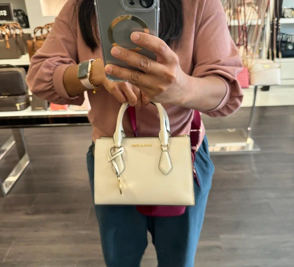 Sheila Crossbody (Category: Luxury Bags & Wallets) located in Manila. Submitted by lovieauthenticmerchandise (Listing ID 1352657063, Image 2). Description: .