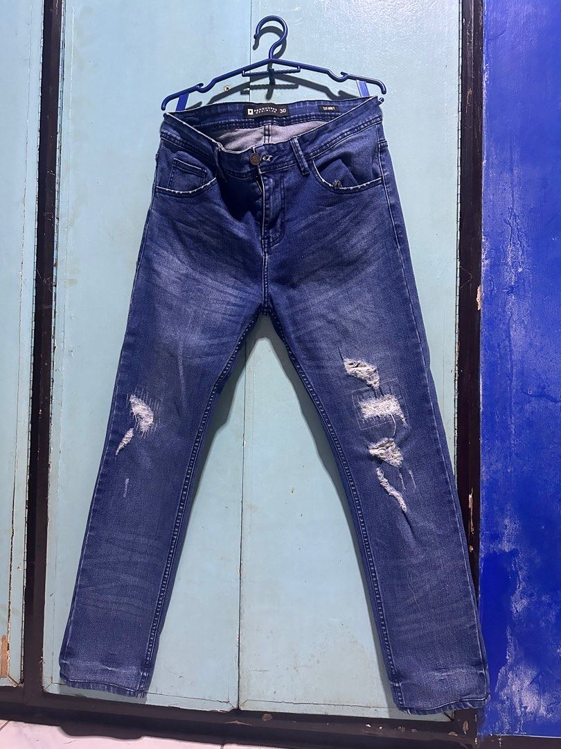 Skinny penshoppe pants (Category: Jeans) located in Marikina City. Submitted by aneah (Listing ID 1352628571, Image 1). Description: In good condition. No issue minor or major probs. Well used..