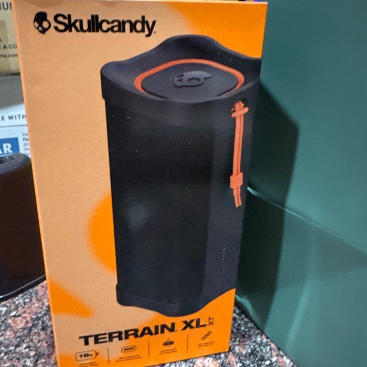 Skullcandy Bluetooth Speaker444437045434787840