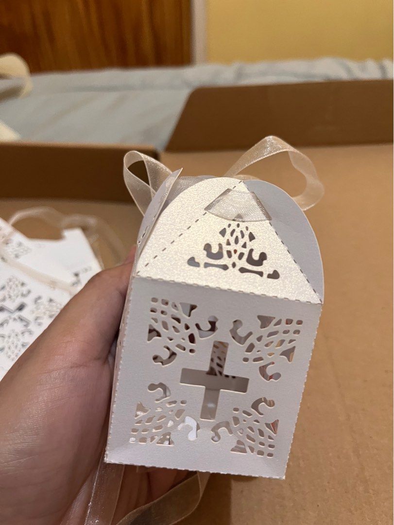 Small Souvenir Box for Christening (Category: Accessory Holder, Box & Organizers) located in Manila. Submitted by newbiessness (Listing ID 1352651169, Image 2). Description: Available 50 pcs souvenir boxes . It can hold small accessories for giveaways for christening..