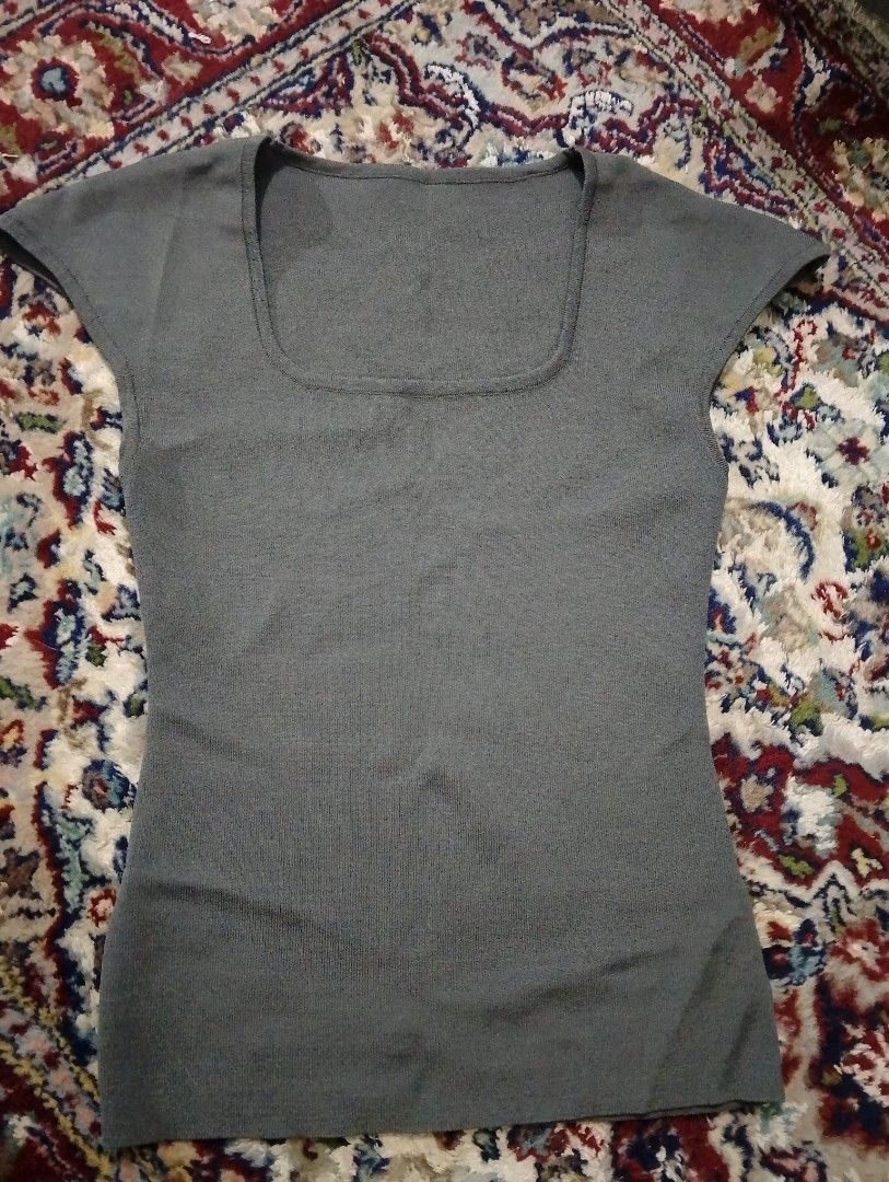 Square Neck Top (Category: Blouses) located in Manila. Submitted by eyebeee (Listing ID 1352663489, Image 1). Description: Once used Natambak lang sa damitan Maganda tela Mop: Gcash Mod: Jnt, Lalamove.