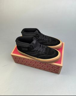 (Category: ) located in . Submitted by khai.uasneakers (Listing ID 1352669781, Image 1). Description: .