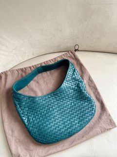 (Kategori: ) berada di . Dikirim oleh anzeraluxbags.id (ID iklan 1352684579, Gambar 1). Deskripsi: .