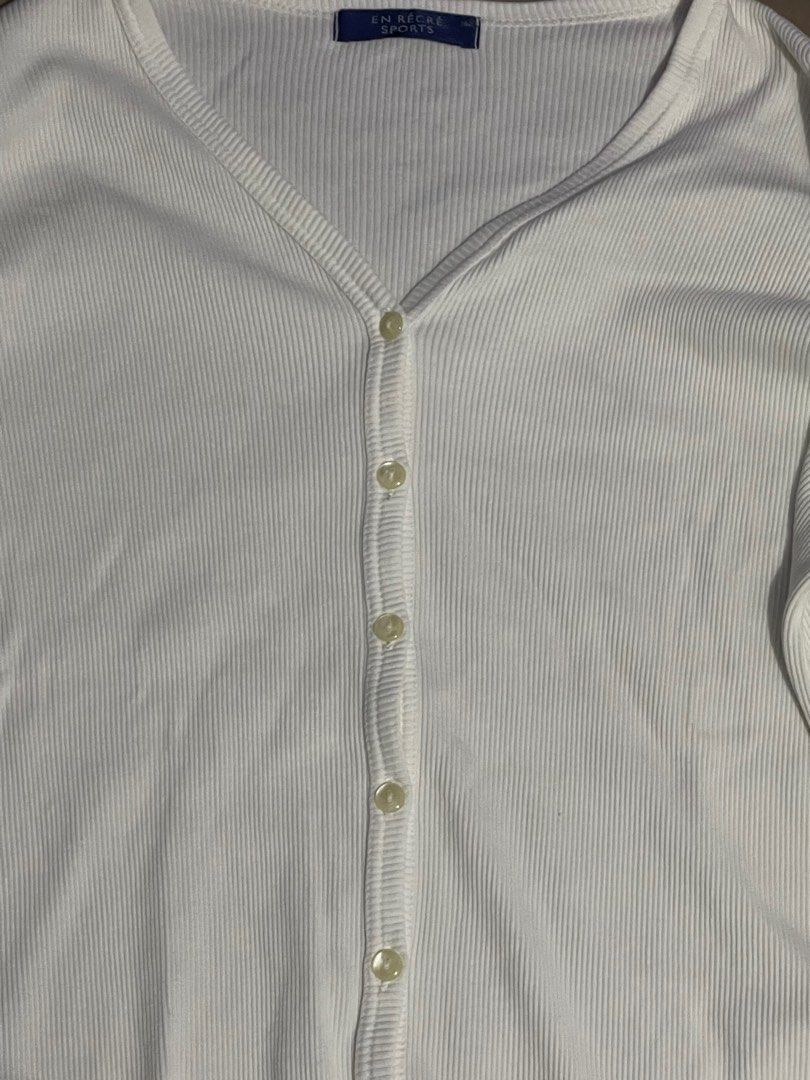 White Cardigan (Category: Coats, Jackets and Outerwear) located in Manila. Submitted by aizhell (Listing ID 1352661195, Image 2). Description: L to XL Only been used once!! No stains! Gcash payment only Can do meetups around taft ave. Send me a dm if interested! I reply fast! .