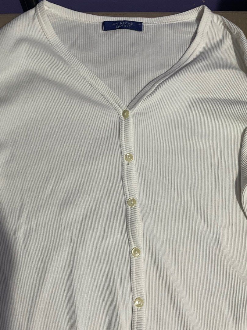 White Cardigan (Category: Coats, Jackets and Outerwear) located in Manila. Submitted by aizhell (Listing ID 1352661195, Image 3). Description: L to XL Only been used once!! No stains! Gcash payment only Can do meetups around taft ave. Send me a dm if interested! I reply fast! .