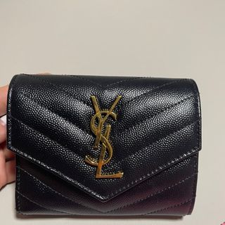 (Category: ) located in . Submitted by shopping_lovers (Listing ID 1352550341, Image 1). Description: .