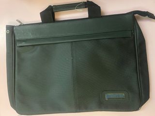 Brand new unused briefcase for work, interviews, trips, storing laptops, computer bag that can fit A4 size, $20 each, prefer to sell all, meet at Hung Hom station exit, or SF Express cash on delivery64163028578434110