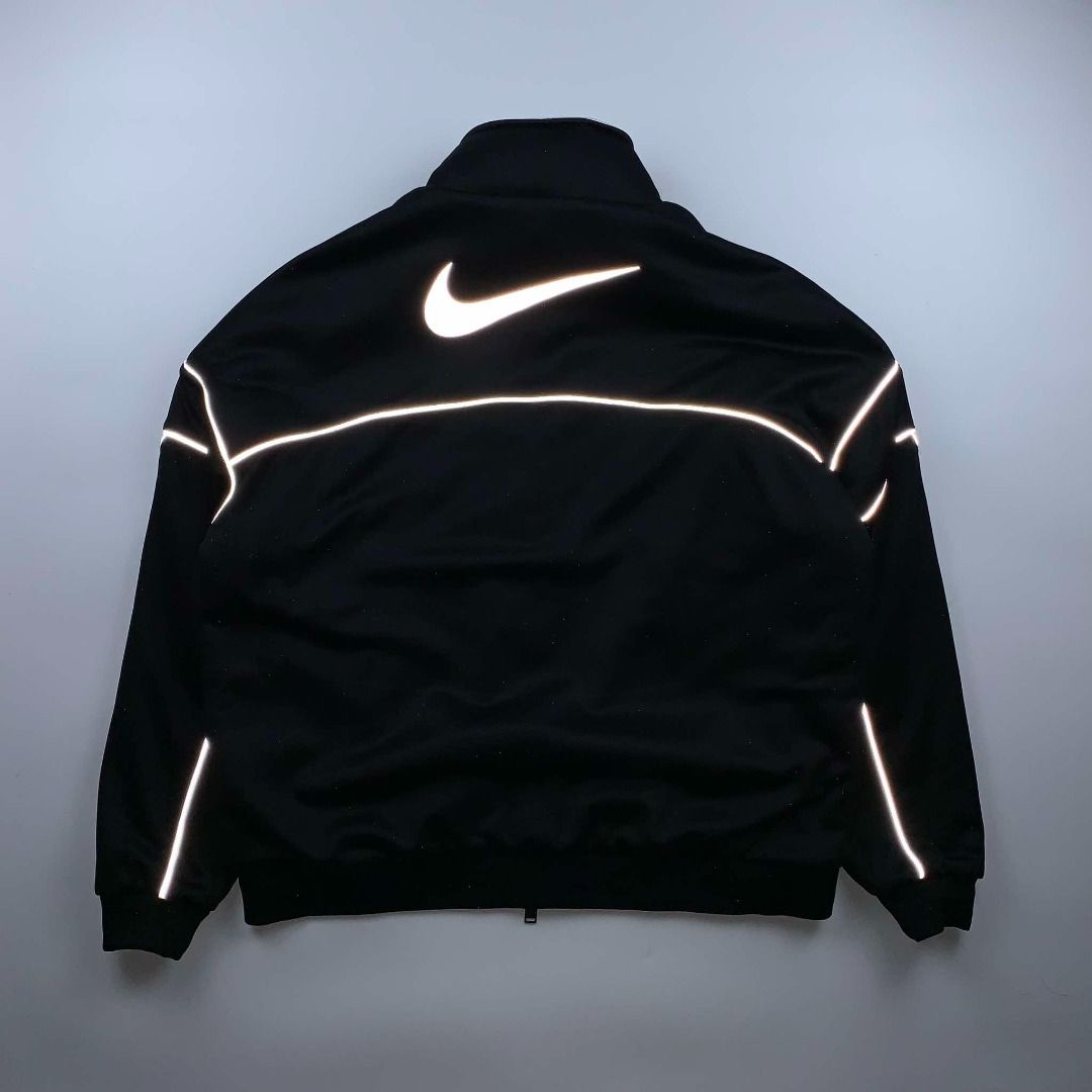 AMBUSH Design x Nike Lab 3M Reversible Jacket (Category: Coats, Jackets and Outerwear) located in Paranaque City. Submitted by ragrepository (Listing ID 1352785422, Image 3). Description: AMBUSH x Nike 3M jacket Tagged as Large Length- 26” Pit to pit- 26” Shoulder- 26.5” Sleeves- 30.5” Condition- 9/10 Flaw- Stain on 3M part 6,000+shipping fee.