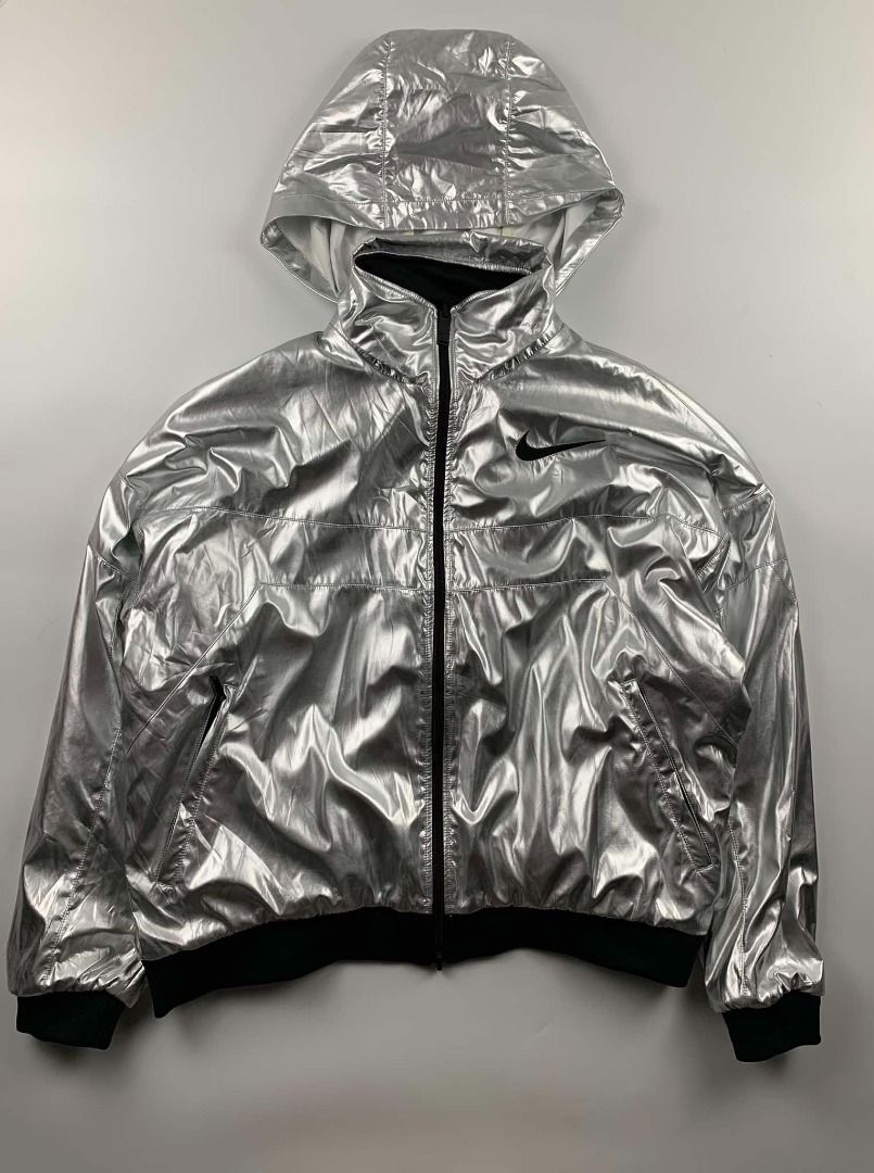 AMBUSH Design x Nike Lab 3M Reversible Jacket (Category: Coats, Jackets and Outerwear) located in Paranaque City. Submitted by ragrepository (Listing ID 1352785422, Image 2). Description: AMBUSH x Nike 3M jacket Tagged as Large Length- 26” Pit to pit- 26” Shoulder- 26.5” Sleeves- 30.5” Condition- 9/10 Flaw- Stain on 3M part 6,000+shipping fee.