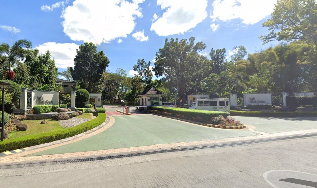 Ayala Hillside Estates, Quezon City (Category: Lot) located in Quezon City. Submitted by david_santos (Listing ID 1352844350, Image 2). Description: Ayala Hillside Estates, Quezon City 💰 Asking Price: PHP 193,900,000 (Gross) – Negotiable or 350k per square 📍 Location: Ayala Hillside Estates, Quezon City 📐 Lot Area: 554 sqm 🏡 Property Type: Vacant Lot ✨ Property Highlights: ✅ Premium location in an exclusive and secure village ✅ Very close to 