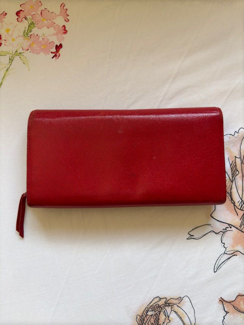 Balenciaga red wallet (Category: Luxury Bags & Wallets) located in Manila. Submitted by katrine_gervacio (Listing ID 1352785837, Image 2). Description: .