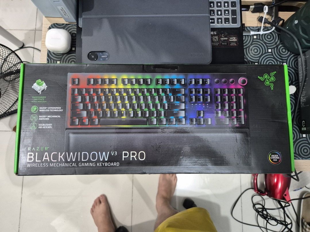 Black Widow V3 Pro (Category: Computer Keyboard) located in Manila. Submitted by elly_magundayao (Listing ID 1352842729, Image 1). Description: price Negotiable Everything works fine and complete, but the Volume Scroll Wheel is a Little Faulty.