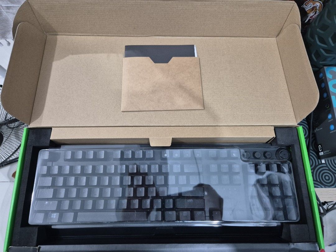 Black Widow V3 Pro (Category: Computer Keyboard) located in Manila. Submitted by elly_magundayao (Listing ID 1352842729, Image 2). Description: price Negotiable Everything works fine and complete, but the Volume Scroll Wheel is a Little Faulty.