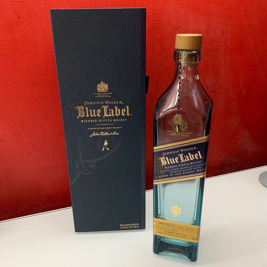 Blue Label Empty Glass Bottle and Box (Category: Beverages) located in Manila. Submitted by coolandchic (Listing ID 1352814000, Image 3). Description: .