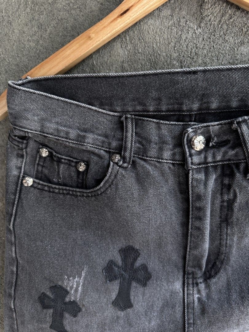 Chrome hearts (Category: Jeans) located in Roxas, Mindoro Oriental. Submitted by rippedbitch (Listing ID 1352818507, Image 3). Description: 30waist.