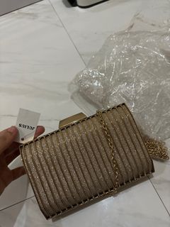 (Kategori: ) berada di . Dikirim oleh _saaaa (ID iklan 1352837084, Gambar 1). Deskripsi: .