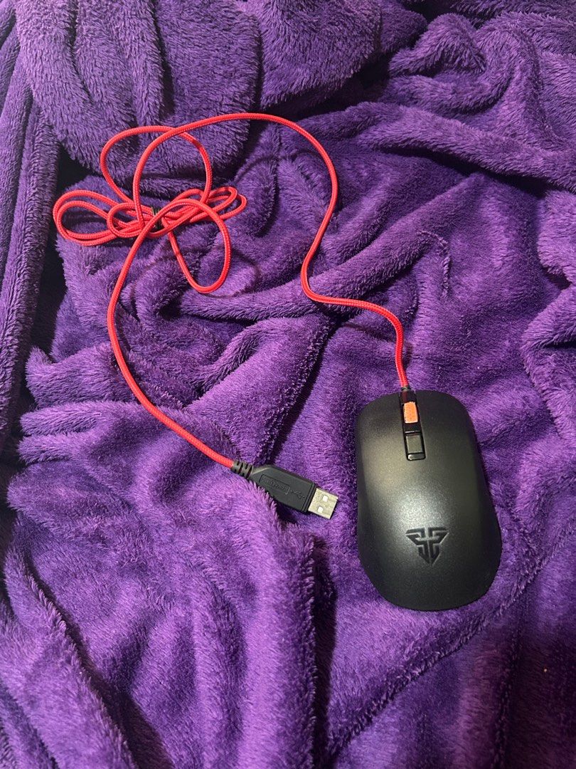 Fantech Rhasta II (Category: Mouse & Mousepads) located in Manila. Submitted by hirunlody (Listing ID 1352712633, Image 1). Description: never really used this since my mac is type c.