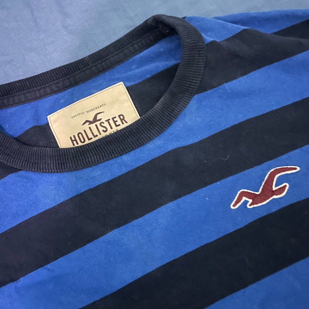 HOLLISTER Striped Sweatshirt (Category: Coats, Jackets and Outerwear) located in Legazpi City. Submitted by panganibancy (Listing ID 1352808782, Image 2). Description: width: 20 length: 27 condition: 7/10 issues: none dm for more info and offers item + sf.