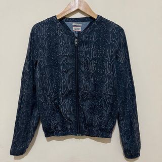 (Kategori: ) berada di . Dikirim oleh gamma.racks (ID iklan 1352824920, Gambar 1). Deskripsi: .
