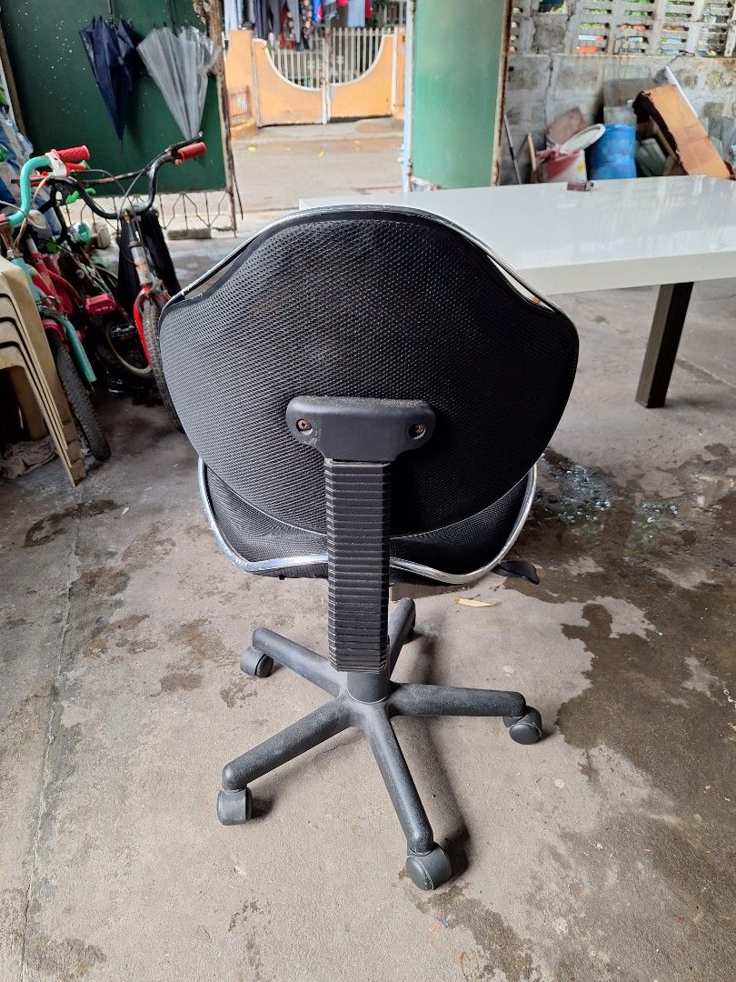 JAPAN SURPLUS SWIVEL CHAIR (Category: Chairs) located in Manila. Submitted by trueforce258352 (Listing ID 1352775759, Image 2). Description: .