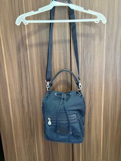 (Category: ) located in . Submitted by purse.vanity (Listing ID 1352743159, Image 1). Description: .