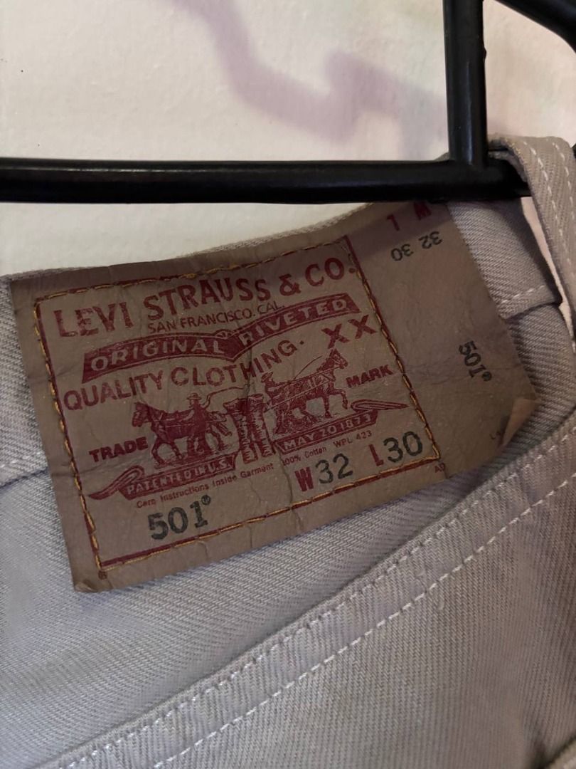 LEVI'S 501 JEANS DYED GRAY (Category: Jeans) located in Bocaue. Submitted by pedro3018 (Listing ID 1352757305, Image 2). Description: LEVI'S 501 JEANS W-32 L-30 CONDITION: 10/10 RFS: HINDI FIT NO ISSUE.
